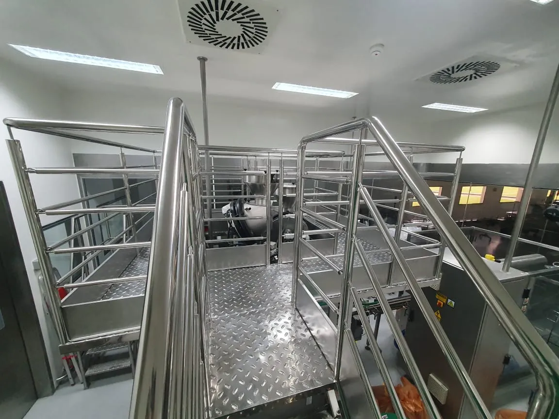 Linha de vida horizontal instalada em cobertura de galpão